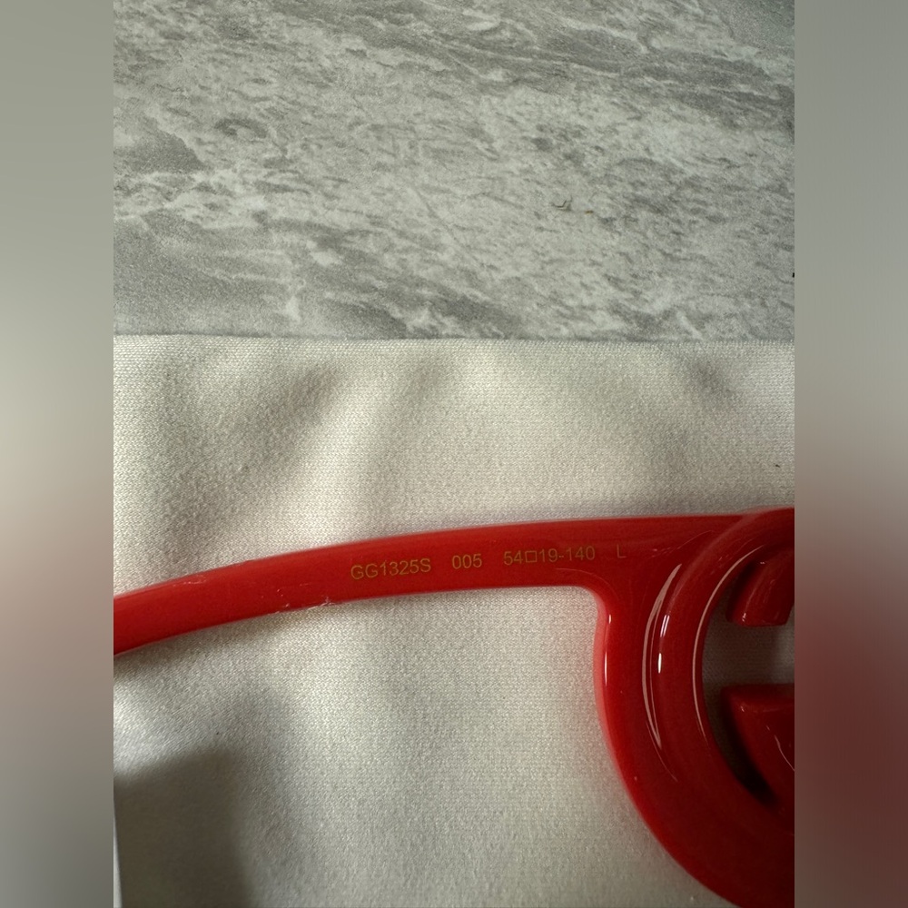Gucci Sunglasses - Picture 4 of 4